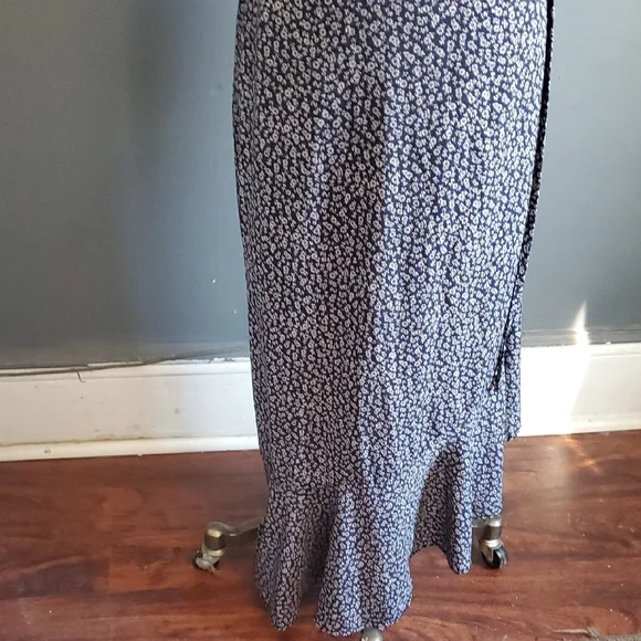 Pretty Garden Elegant Floral Wrap Maxi Dress - Picture 5 of 15